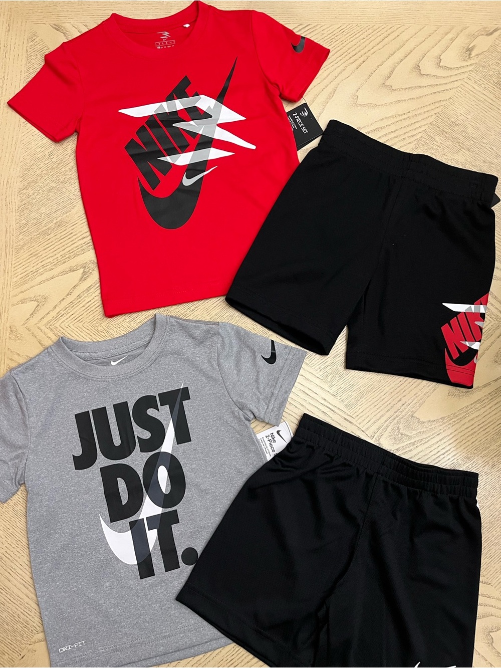 *BUNDLE* Boys Nike Short Sleeve Tees & Shorts Size 4